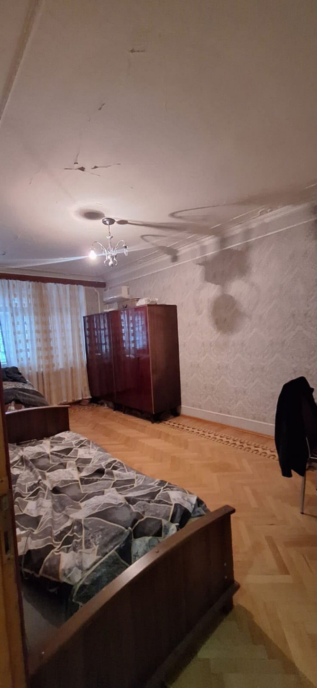 Bakı, 4 otaqlı, Köhnə tikili, 100 kv. m