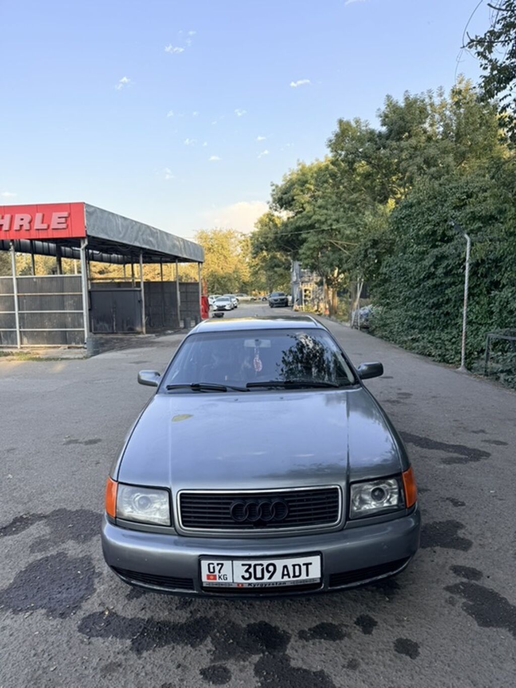 Audi 100: 1991 г., 2.8 л, Механика, Бензин, Седан: фото 3