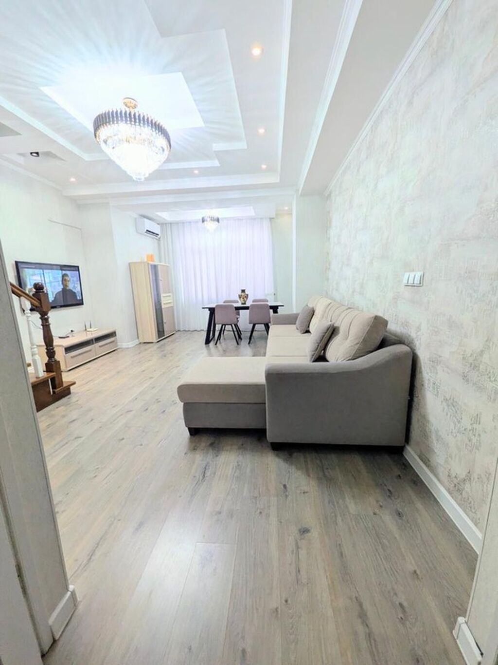 3 комнаты, 117 м², 5 этаж, Дизайнерский ремонт: фото 1