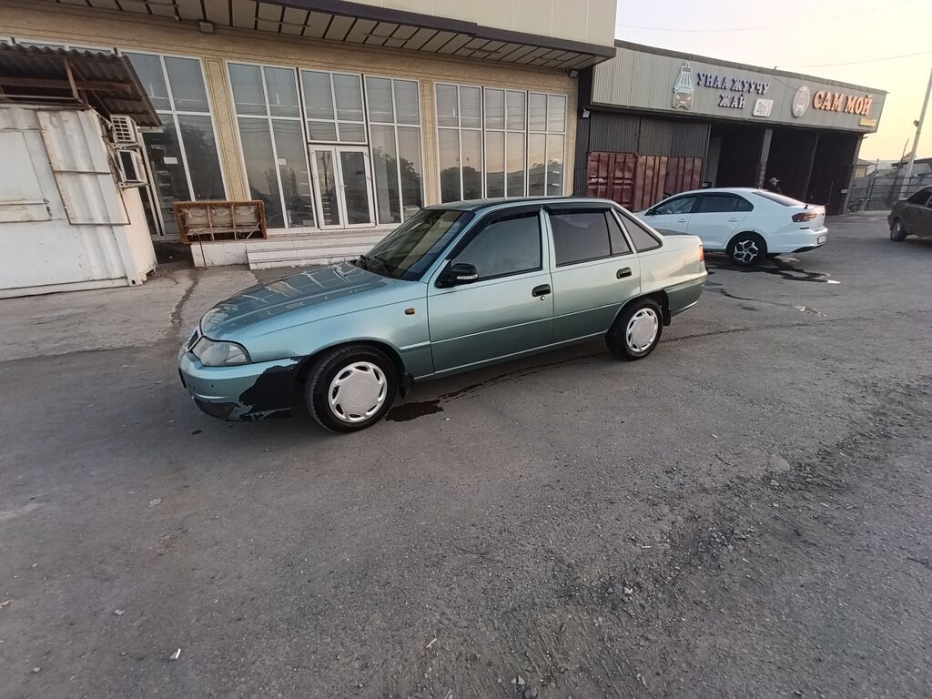 Daewoo Nexia: 2009 г., 1.6 л, Механика, Бензин, Седан: фото 3