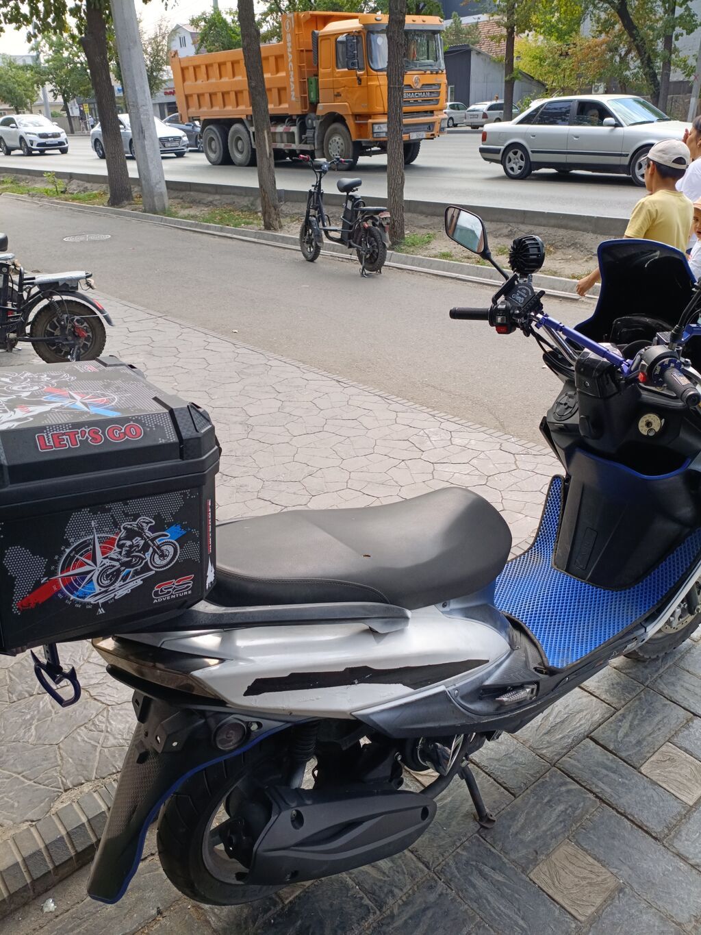Продам Maksi 150cc (мотор LIYA) установлены: Кофр 47л Две доп фары: фото 5