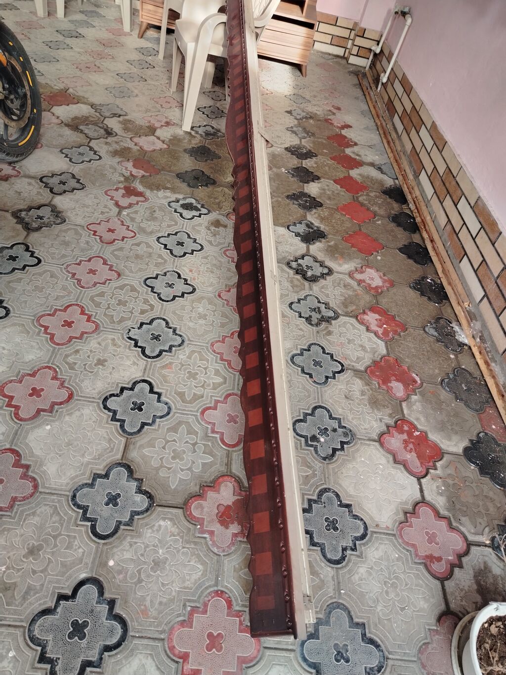 Ağacdan dekorativ karniz/simslik - Material: bərk ağac, cilalanmış