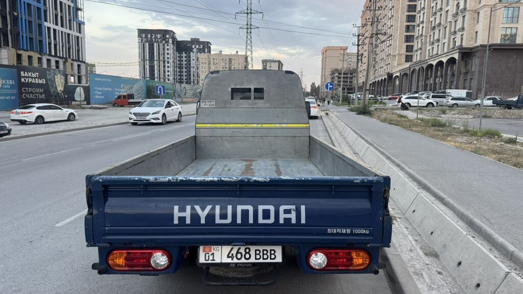 Hyundai Porter II, компактный бортовой грузовик в синем цвете: фото 7