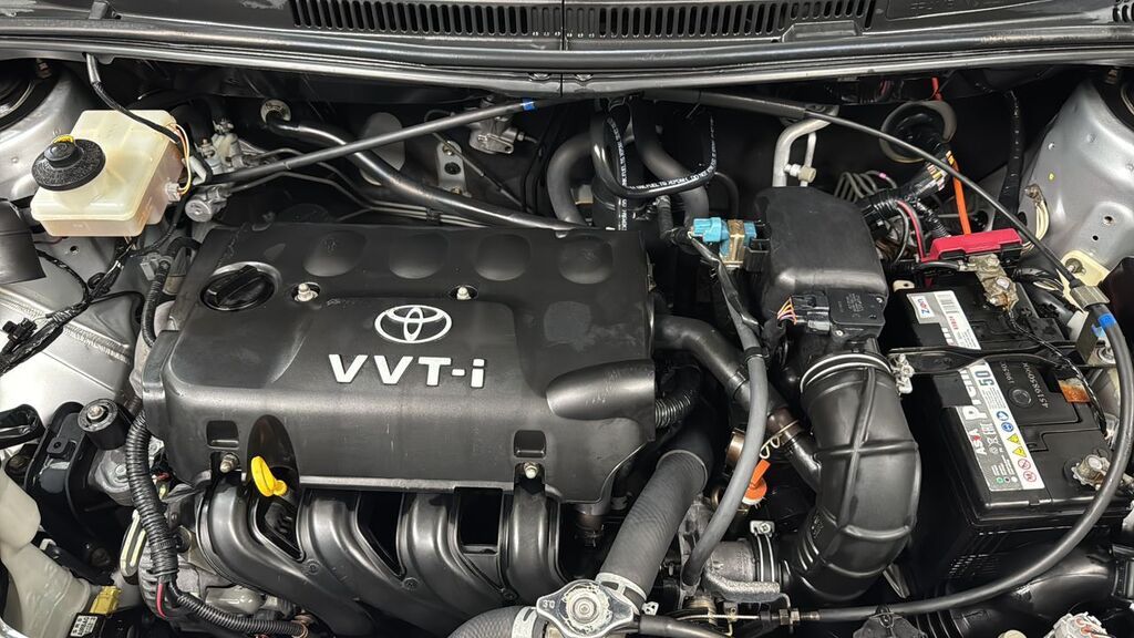 Toyota Ist: 2003 г., 1.3 л, Бензин, Универсал: фото 7