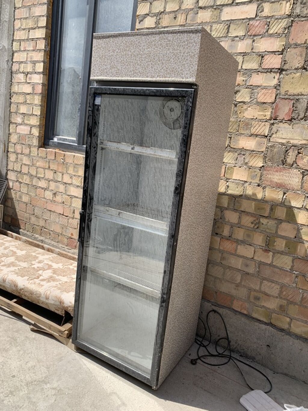 Продам вертикальную холодильную витрину: фото 3