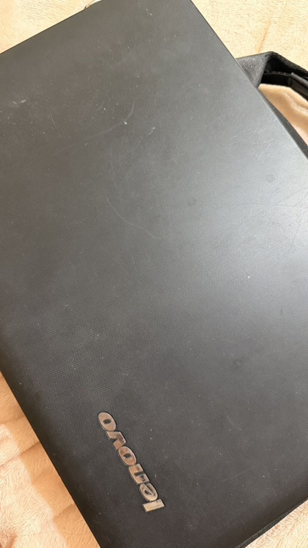 Lenovo ноутбук (серия IdeaPad) - Экран: глянцевый, веб‑камера над: фото 2