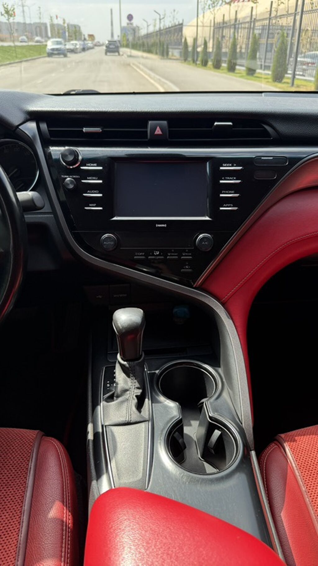 Toyota Camry: 2020 г., 2.5 л, Автомат, Бензин, Седан: фото 6