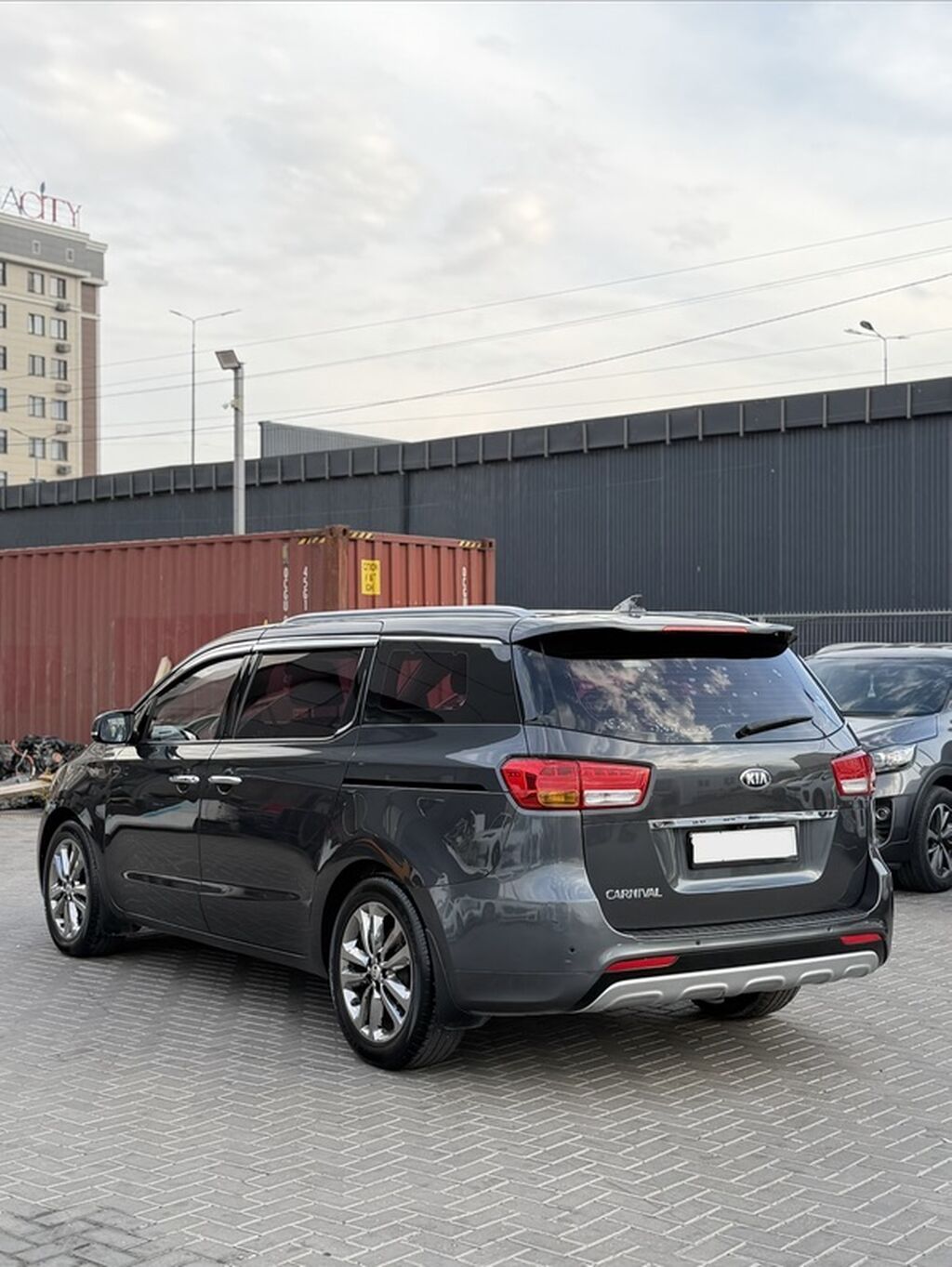Kia Carnival: 2017 г., 2.2 л, Автомат, Дизель, Минивэн: фото 4