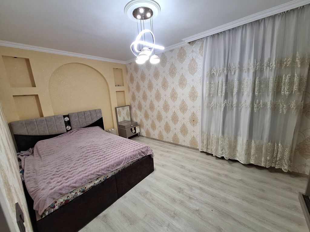 Bakı, 6 otaqlı, Köhnə tikili, 139 kv. m