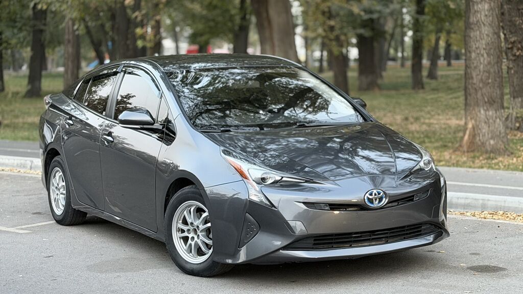 Toyota Prius: 2016 г., 1.8 л, Автомат, Гибрид, Седан: фото 3