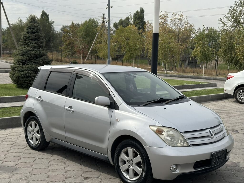Toyota Ist: 2003 г., 1.3 л, Автомат, Бензин, Хэтчбэк: фото 4