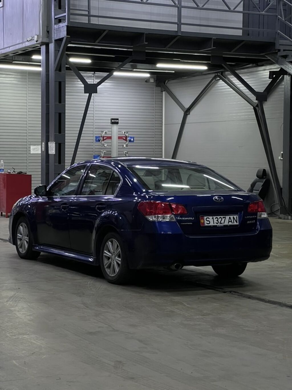 Subaru Legacy: 2010 г., 2.5 л, Автомат, Бензин, Седан: фото 3