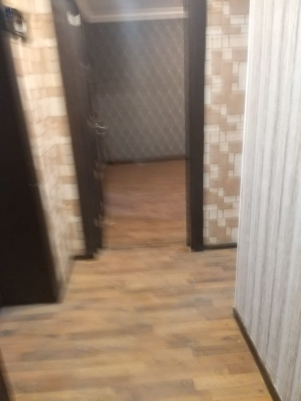 Azadliq prospekti metrosundan 10 deqiqelik mesafede 99 sayli mektebin