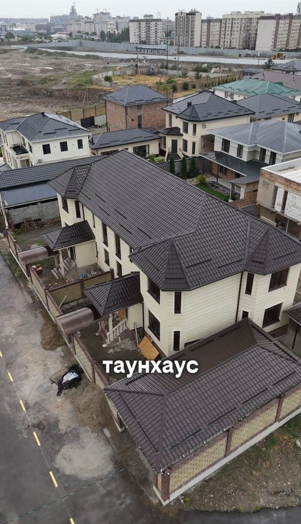 Продается просторный таунхаус в закрытом городке «Мехлесхоз», напротив: фото 5