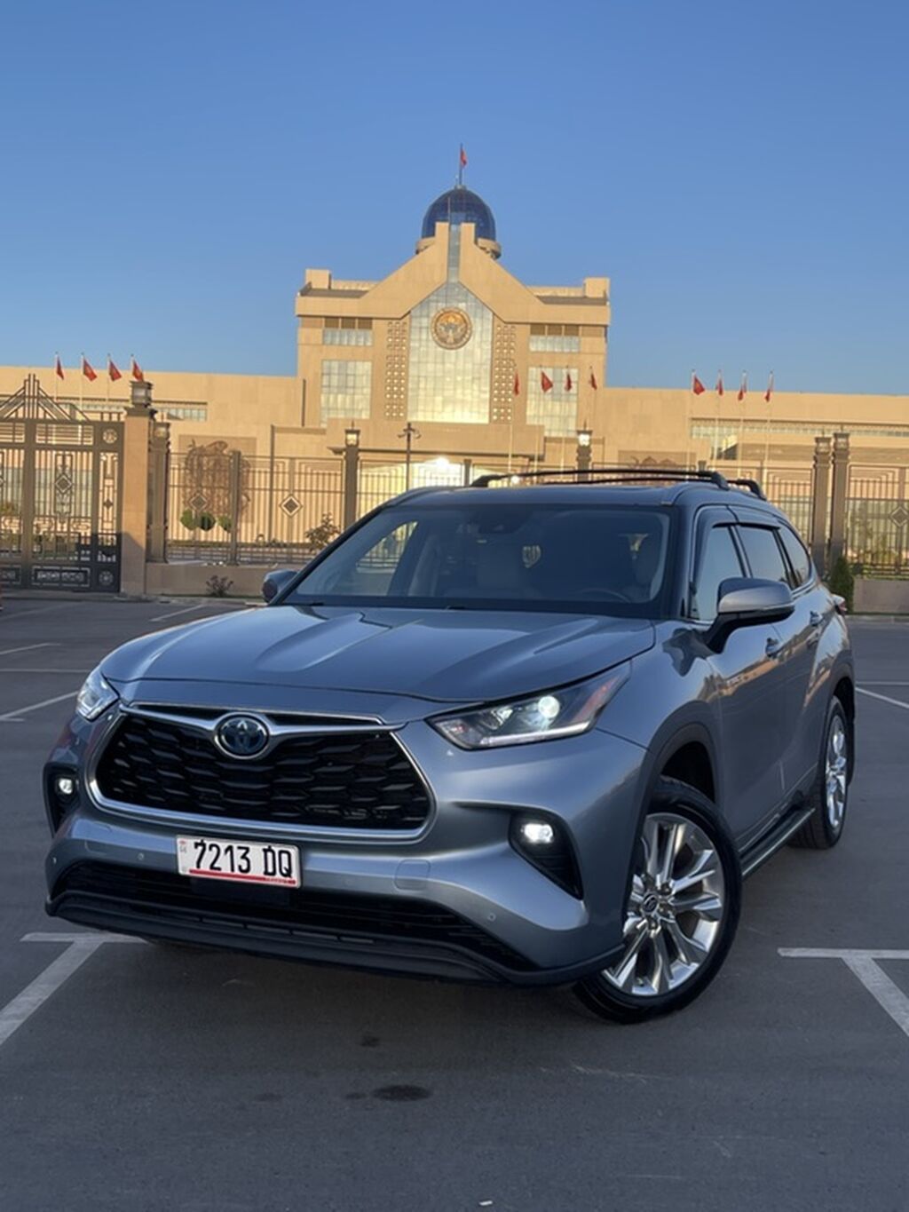 Toyota Highlander: 2020 г., 2.5 л, Автомат, Гибрид, Кроссовер: фото 1