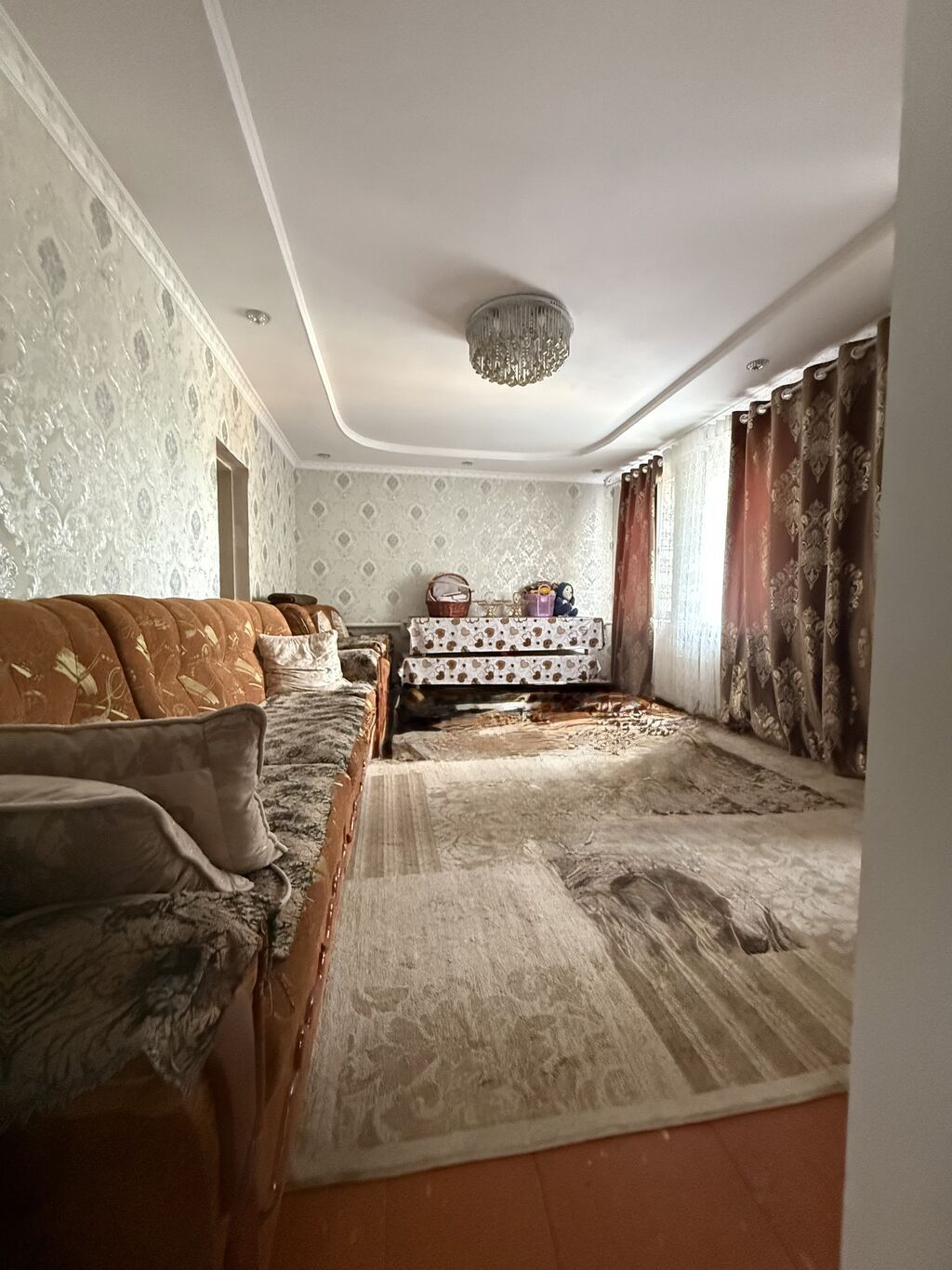 Срочно продаю дом из 5 комнат с участоком 3,77 сотых с квартирным: фото 2