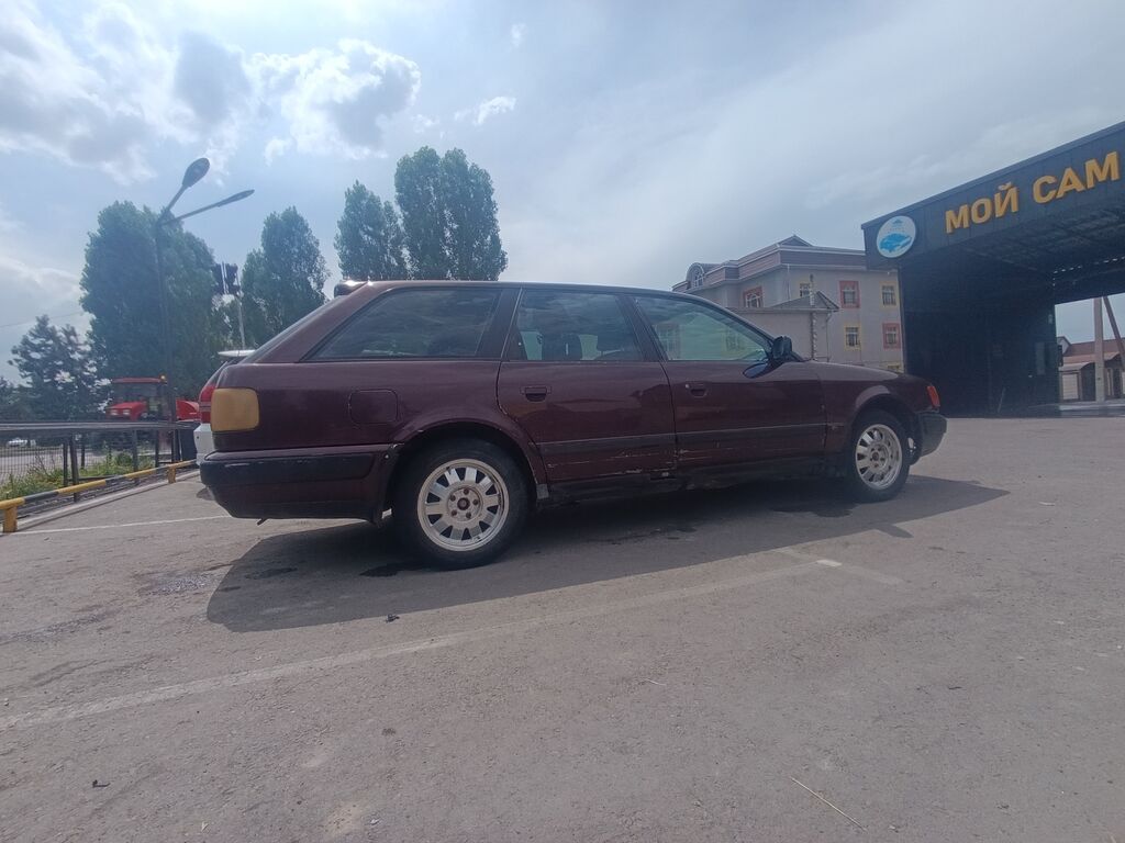 Audi 100