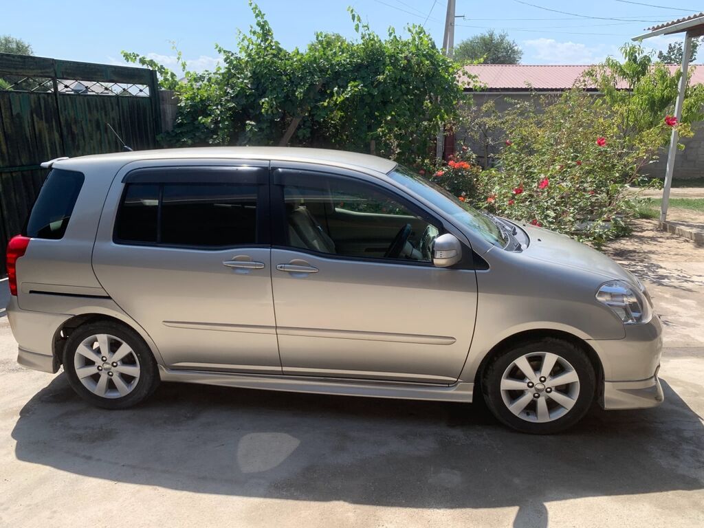 Toyota Raum: 2003 г., 1.5 л, Автомат, Бензин, Минивэн: фото 2