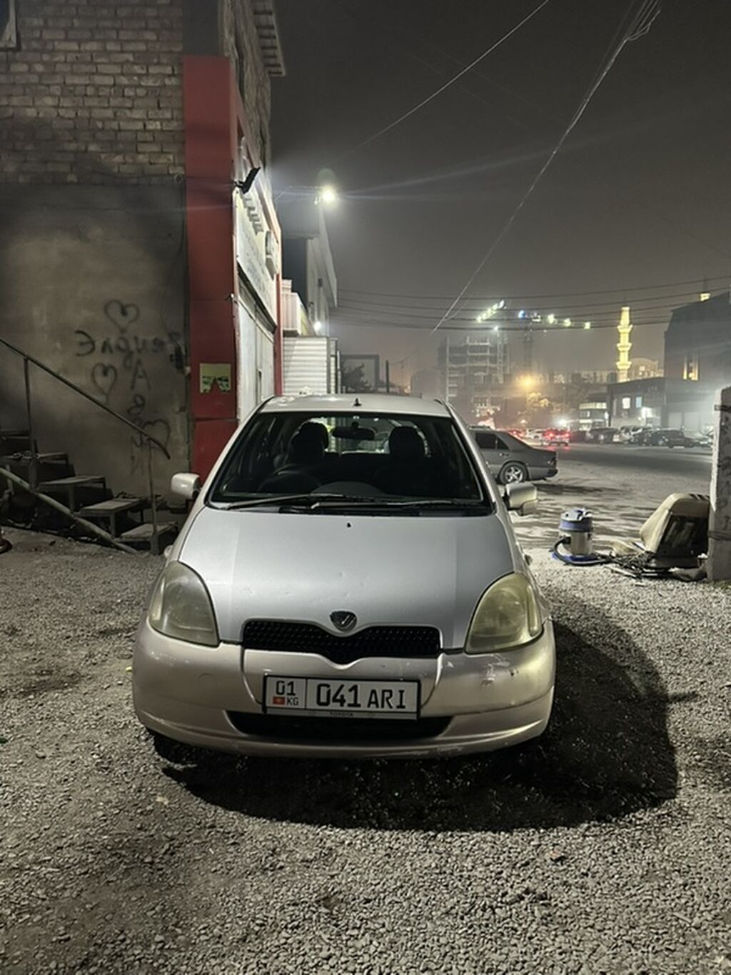 Toyota Vitz: 2001 г., 1 л, Автомат, Бензин, Хэтчбэк: фото 4