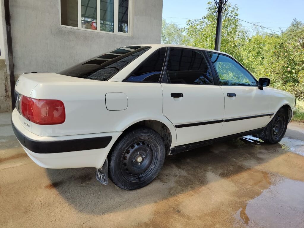 Audi 80: 1992 г., Бензин, Седан: фото 2