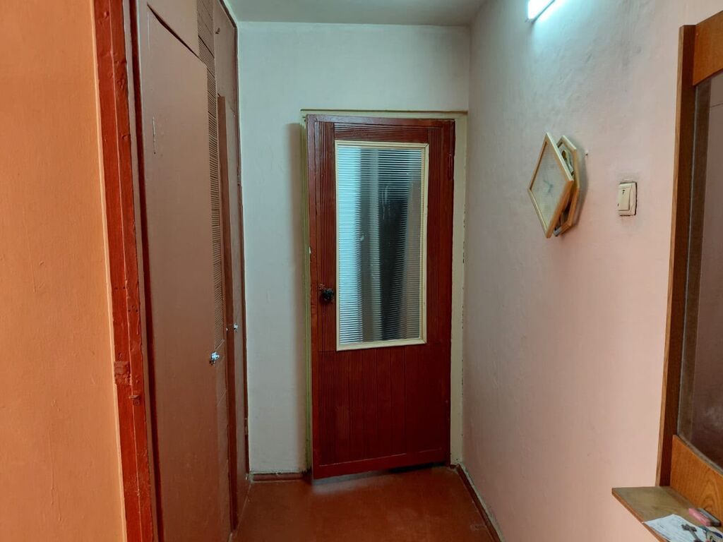 2 комнаты, 43 м², 10 мкр 104 серия, 2 этаж, Старый ремонт: фото 3