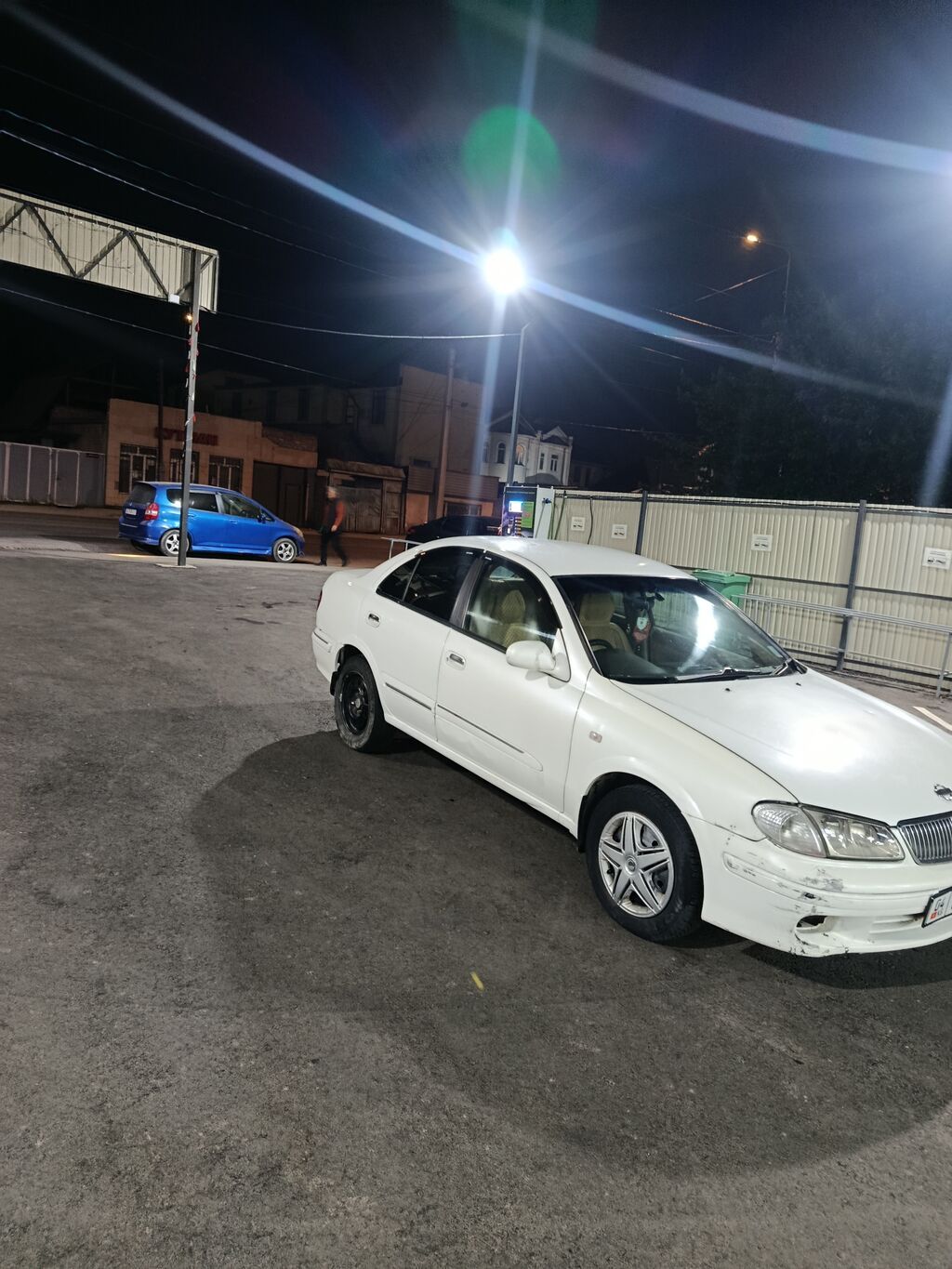 Nissan Sunny: 2001 г., Автомат, Бензин, Седан: фото 2