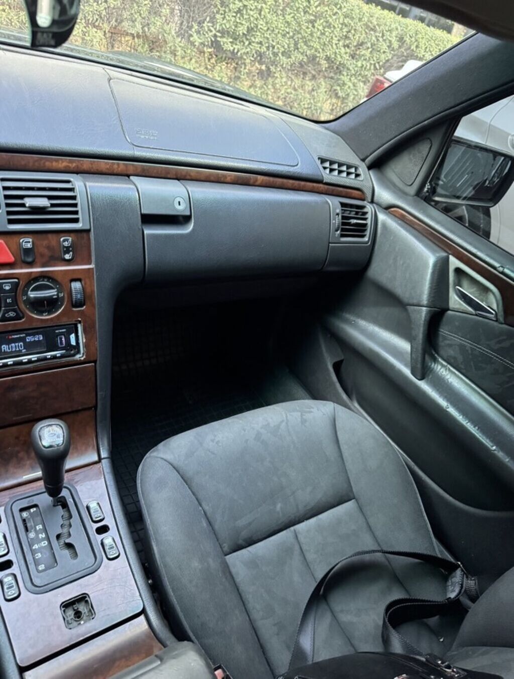 Mercedes-Benz E-Class: 1996 г., 3.2 л, Автомат, Бензин, Седан: фото 8