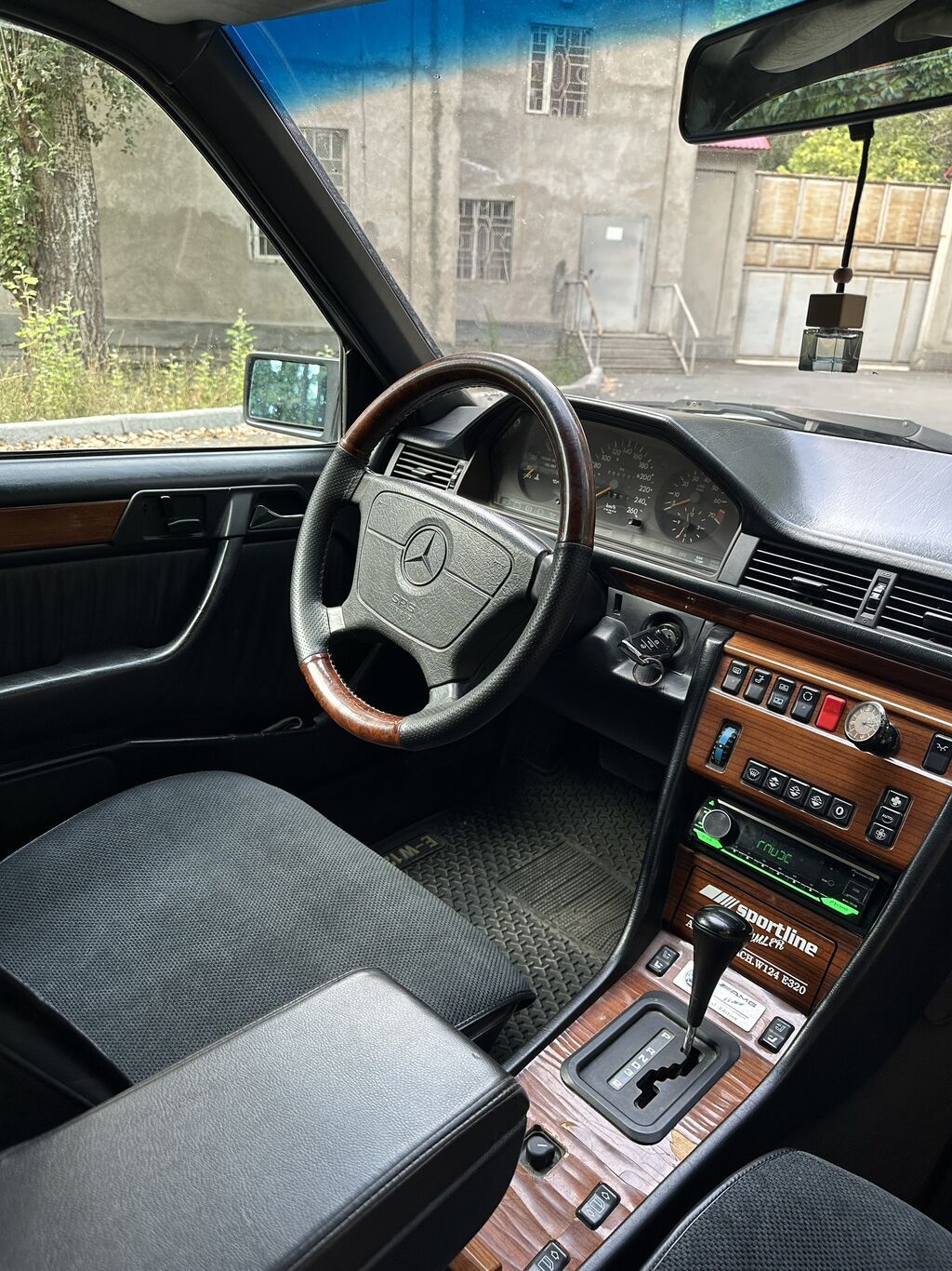 Mercedes-Benz W124: 1995 г., 3.2 л, Автомат, Бензин, Седан: фото 6