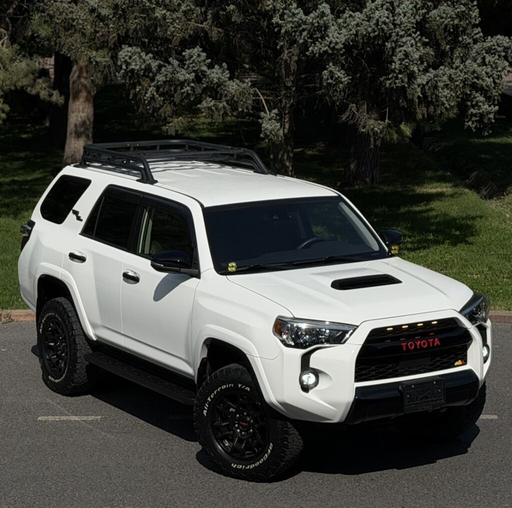 Toyota 4Runner: 2021 г., 4 л, Автомат, Бензин, Внедорожник: фото 3
