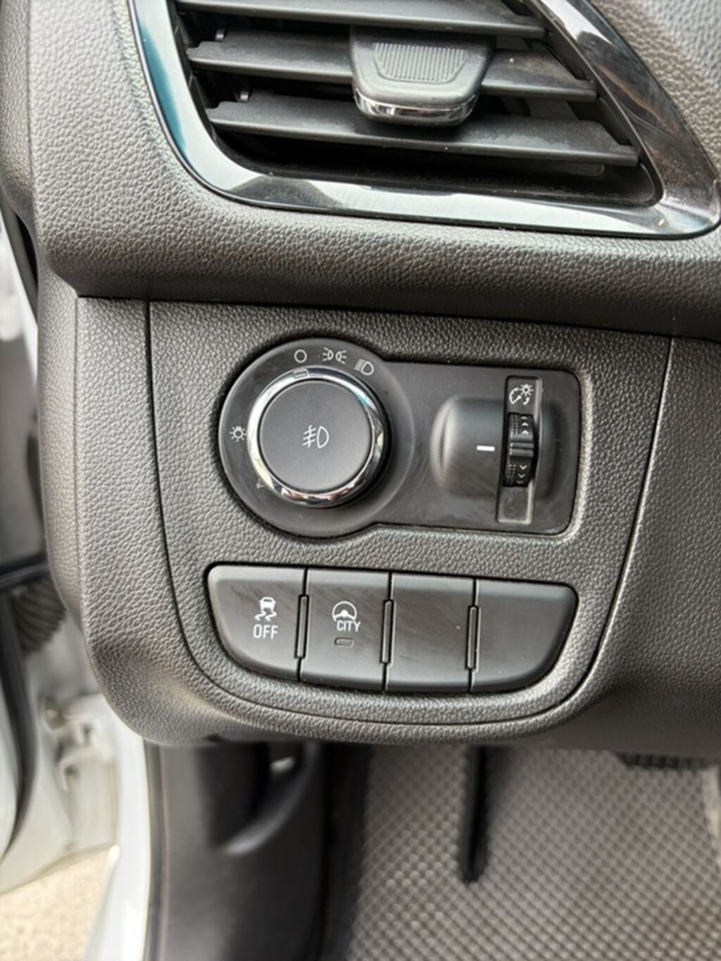 Chevrolet Spark: 2016 г., 1 л, Вариатор, Бензин, Хэтчбэк: фото 6