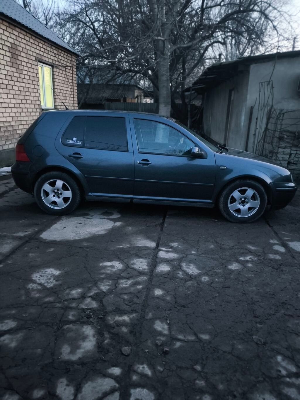 Volkswagen Golf: 2000 г., 1.6 л, Механика, Бензин, Хэтчбэк: фото 2
