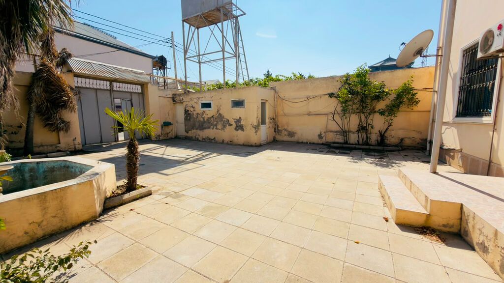 5 otaqlı, 195 kv. m, Kredit yoxdur, Orta təmir