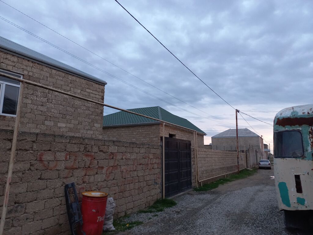 3 otaqlı, 130 kv. m, Kredit yoxdur, Təmirsiz