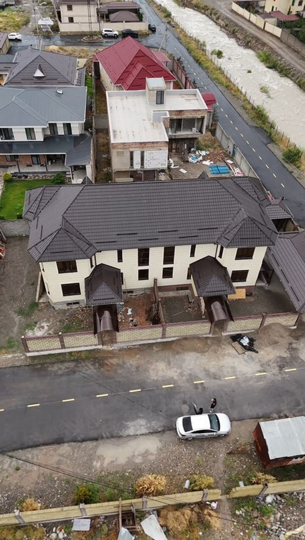 6 комнат и более, 320 м², 3 соток, 12 мкр Газ, Электричество, Канализация: фото 2