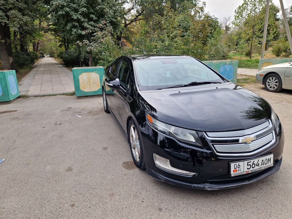 Chevrolet Volt: 2011 г., 1.5 л, Вариатор, Гибрид, Хэтчбэк: фото 2