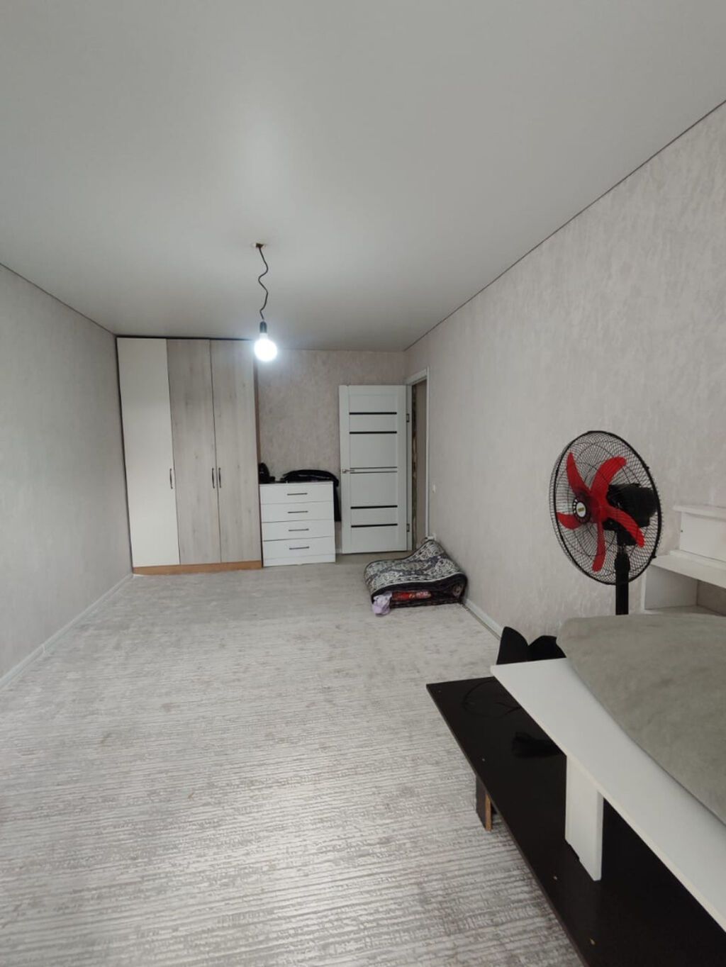 2 комнаты, 43 м², 6 мкр 104 серия, 3 этаж, Евроремонт: фото 4