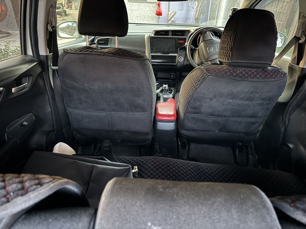 Honda Fit: 2015 г., 1.5 л, Автомат, Гибрид, Хэтчбэк: фото 5