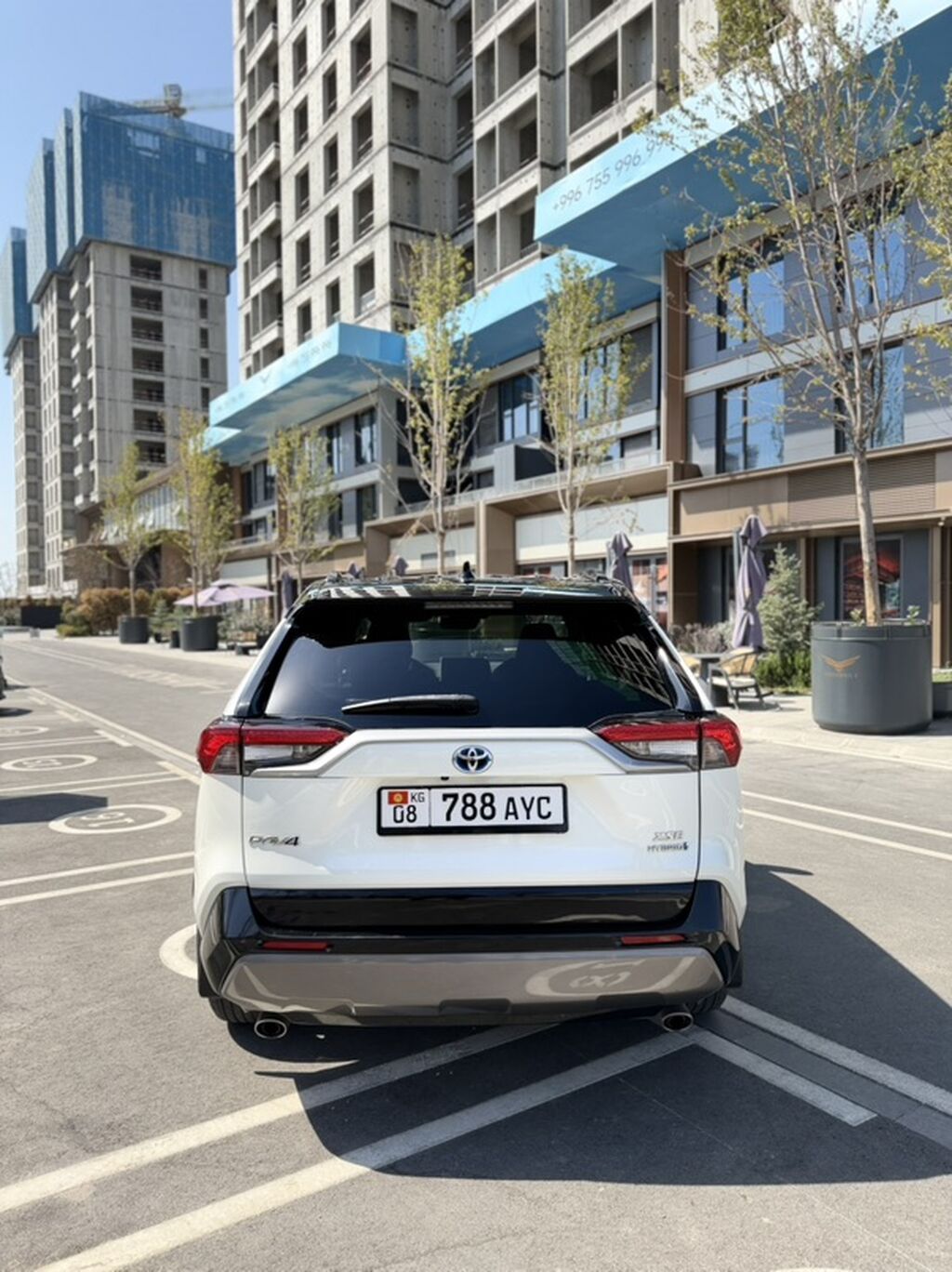 Toyota RAV4: 2019 г., 2.5 л, Автомат, Гибрид, Кроссовер: фото 2