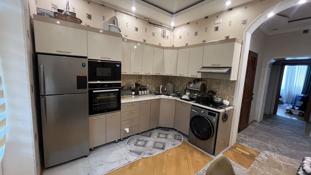 Sumqayıt, 3 otaqlı, Köhnə tikili, 92 kv. m