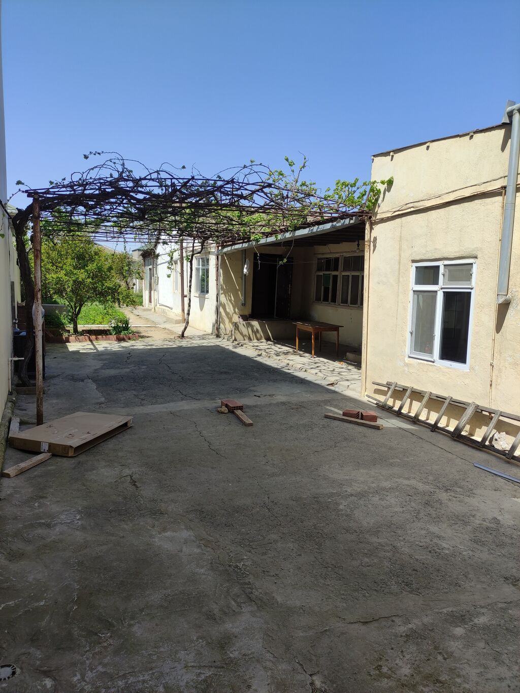 150 kv. m, 7 otaqlı, İnternet, Qaz, İşıq