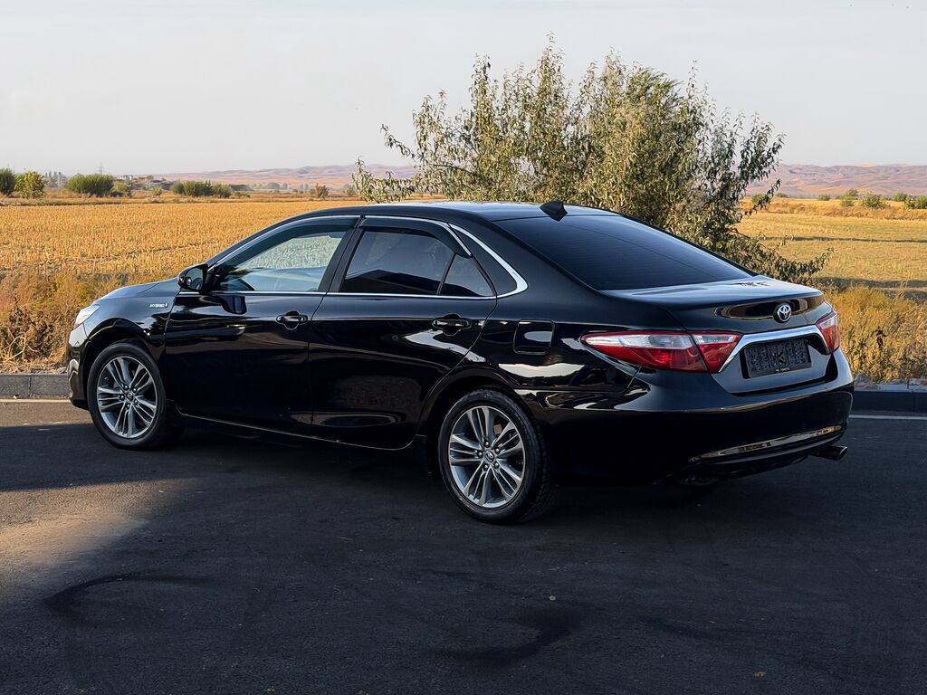 Toyota Camry: 2015 г., 2.5 л, Гибрид, Седан: фото 2