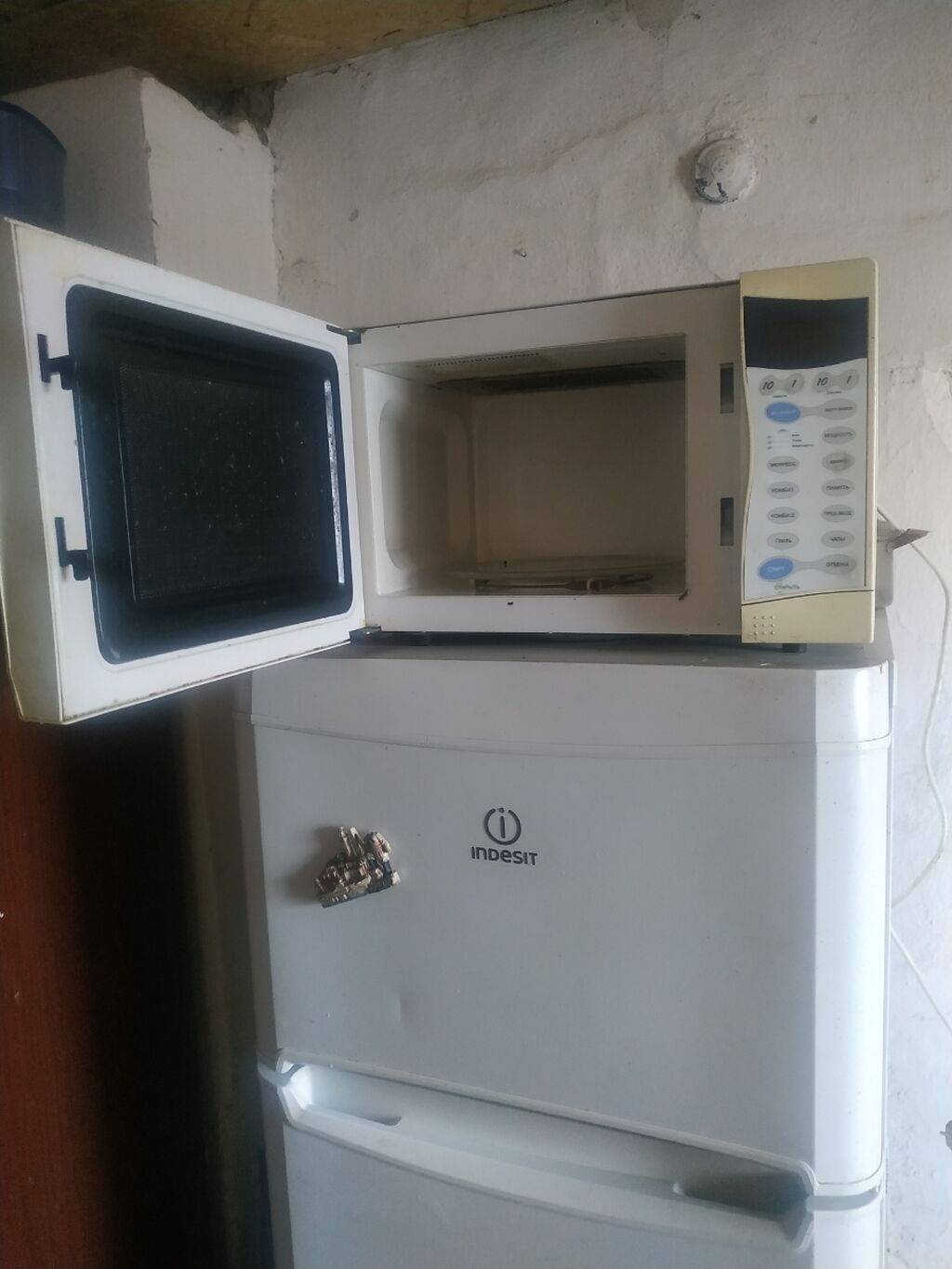 Микроволновая печь с функцией грилля. Находится: 3500 KGS Микроволновки ...