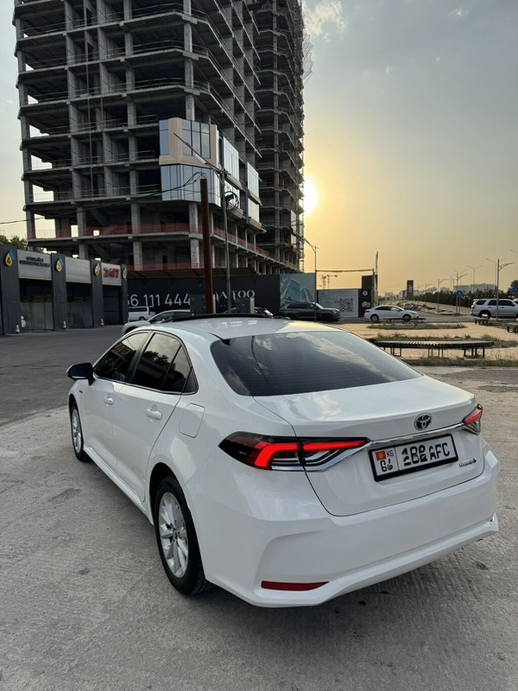 Toyota Corolla: 2020 г., 1.8 л, Вариатор, Гибрид, Седан: фото 6