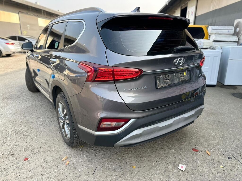 Hyundai Santa Fe: 2019 г., 2 л, Автомат, Дизель, Кроссовер: фото 3