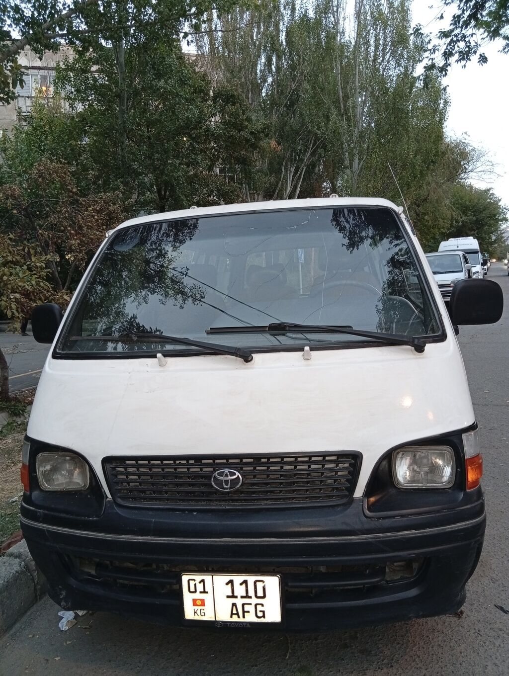 Toyota Hiace: 1999 г., 2 л, Механика, Бензин, Фургон: фото 2