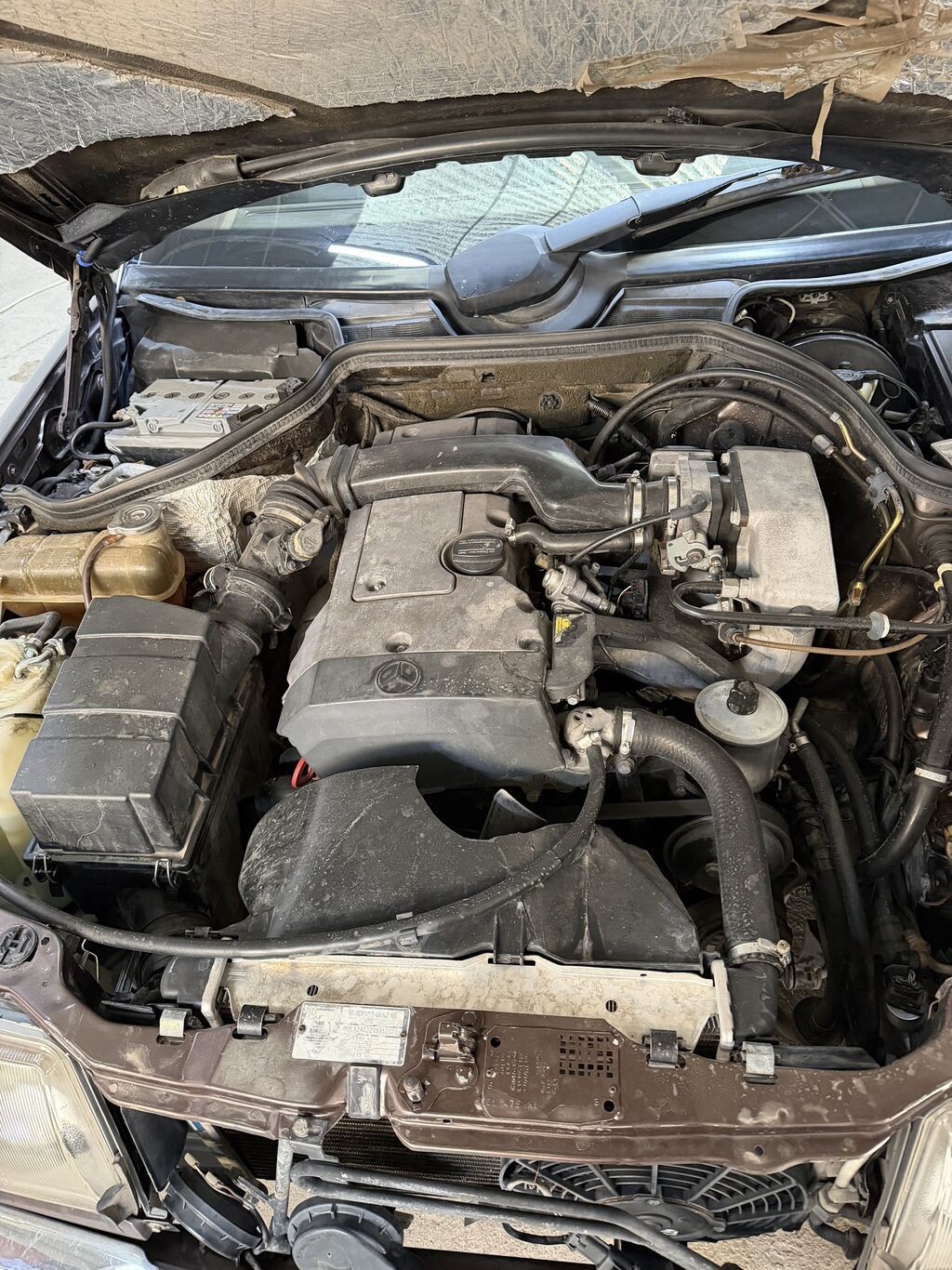 Mercedes-Benz W124: 1993 г., 2.2 л, Механика, Бензин, Седан: фото 7
