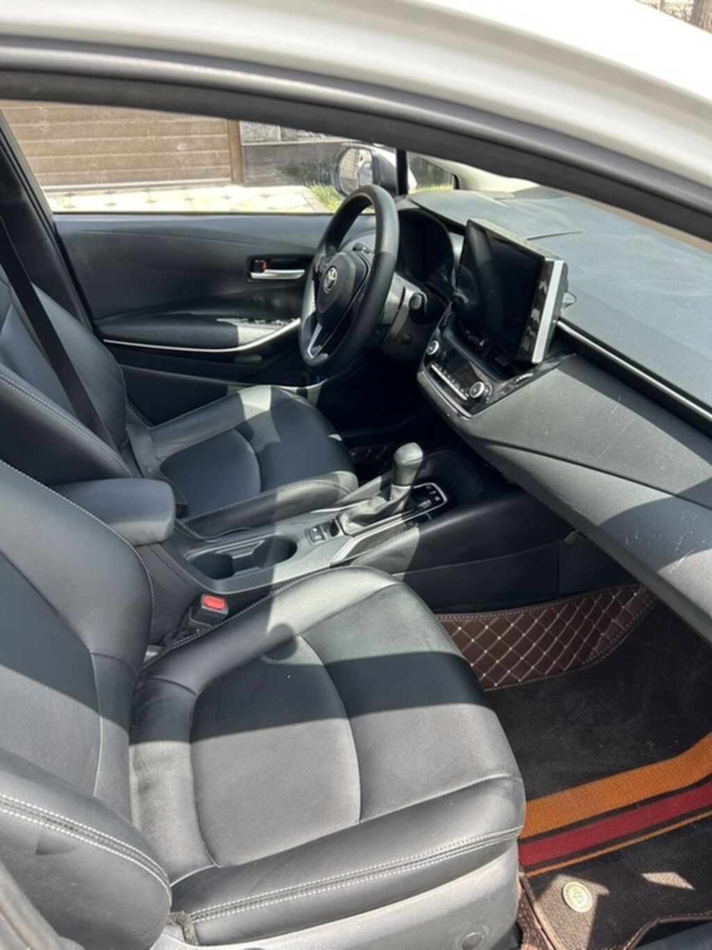 Toyota Corolla: 2021 г., 1.8 л, Вариатор, Гибрид, Седан: фото 6