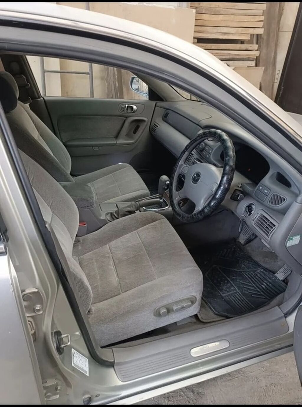 Mazda Millenia: 2000 г., 2 л, Автомат, Бензин, Седан: фото 5