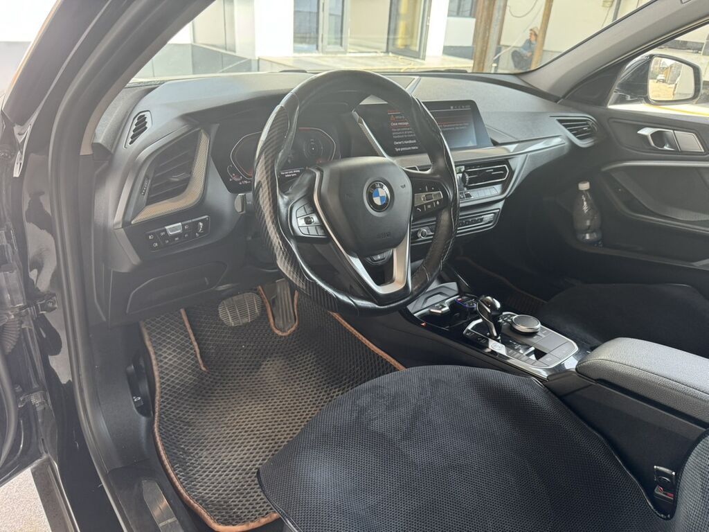 BMW 1 series: 2021 г., 1.8 л, Автомат, Бензин, Хэтчбэк: фото 6