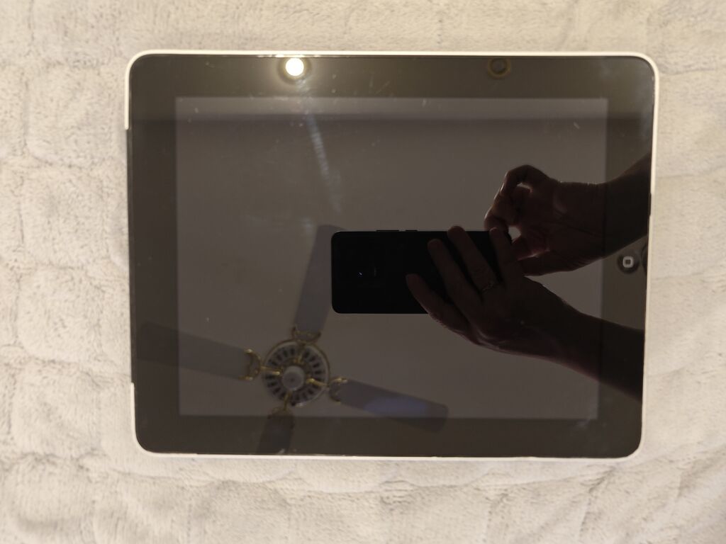 Планшет, Apple, память 16 ГБ, 9" - 10", Wi-Fi, Б/у, Классический цвет - Серебристый: фото 3